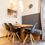 Waschkuchl Apartamento *